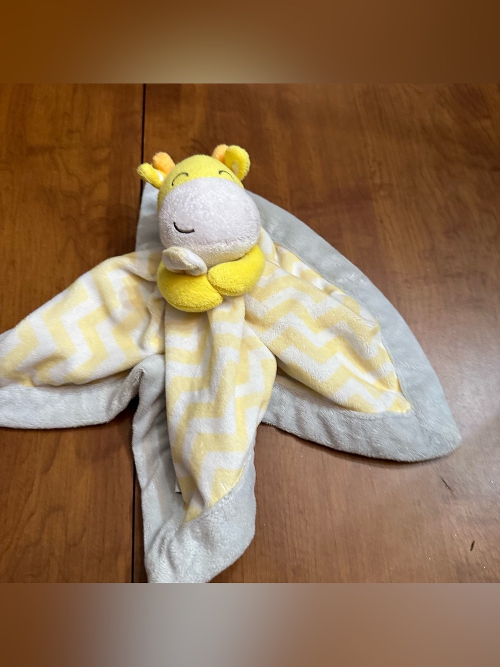 Carters Giraffe yellow / grey lovey security stuffy